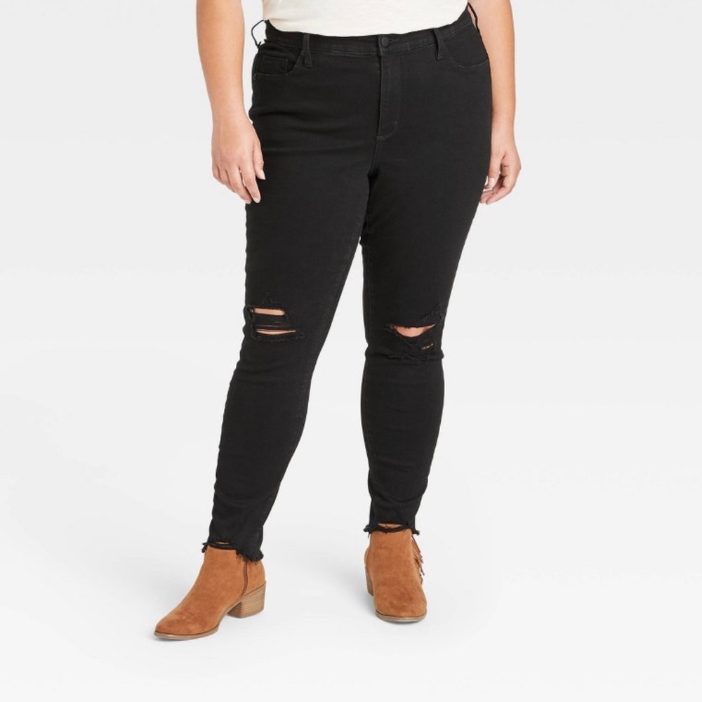 Universal Thread Black Distressed Skinny Jeans